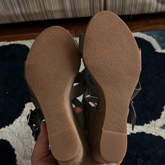 Gray Crown Vintage Strappy Wedges Size 6 - Picture 7 of 9